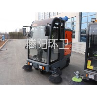 山东腾阳环卫TY-2000型电动驾驶式扫地车