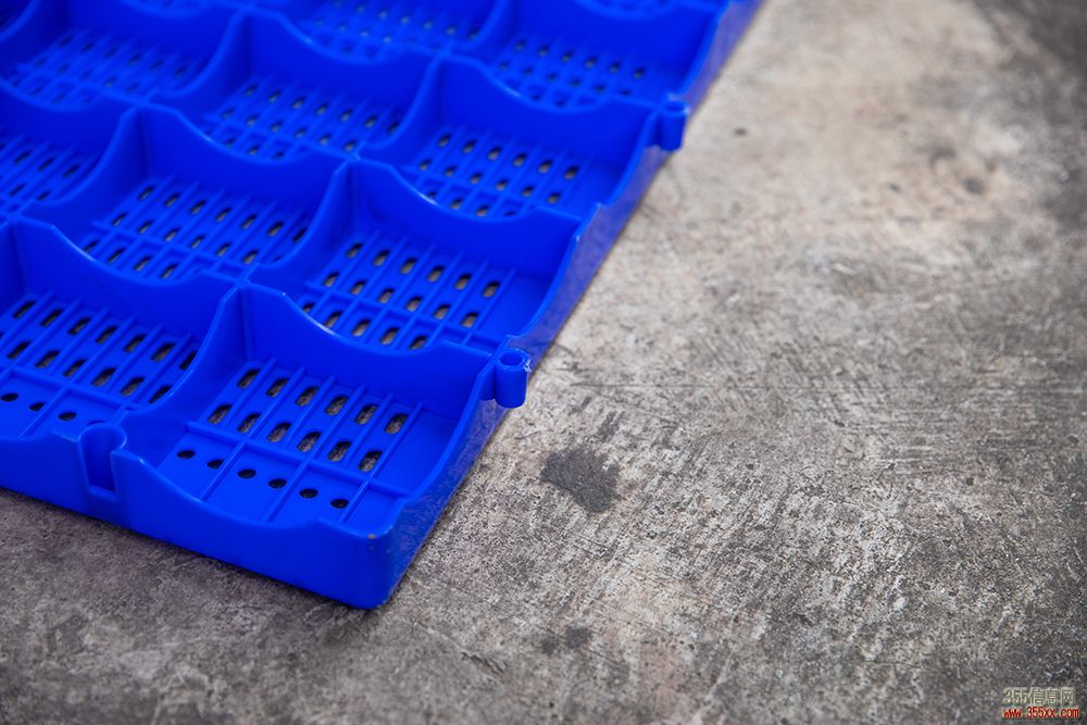 贵州兴义塑料防潮板 可拼接网格防潮板 仓储防潮垫仓板
